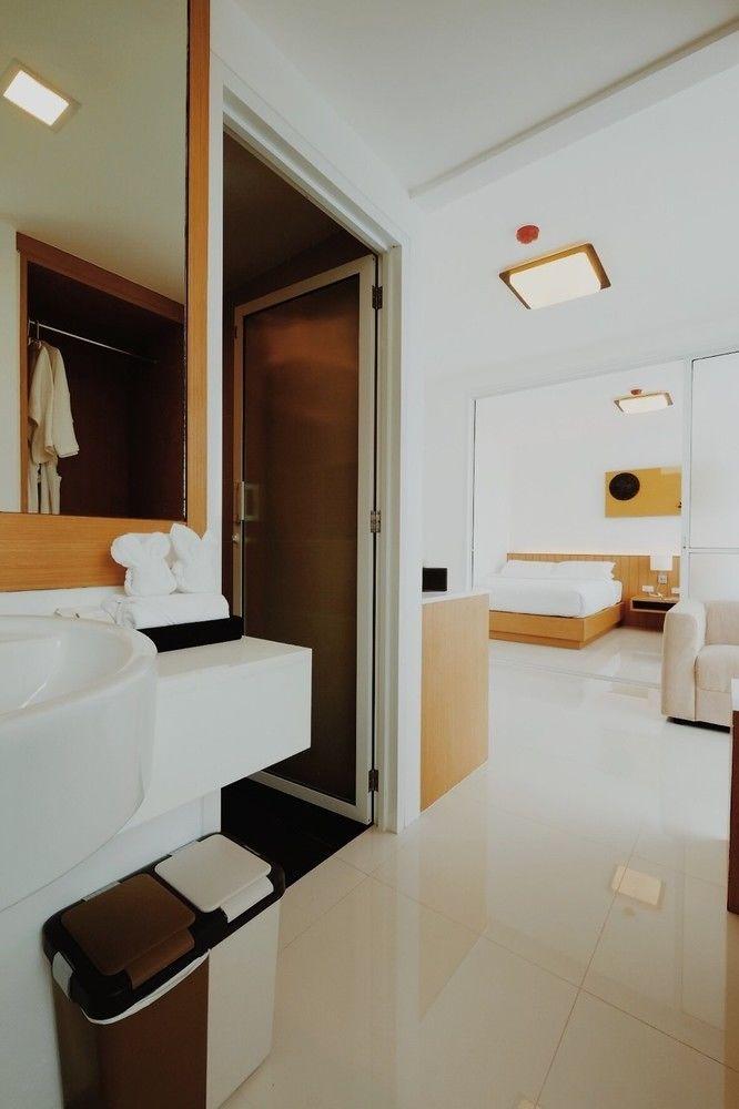 Modern Thai Suites Phuket Екстериор снимка