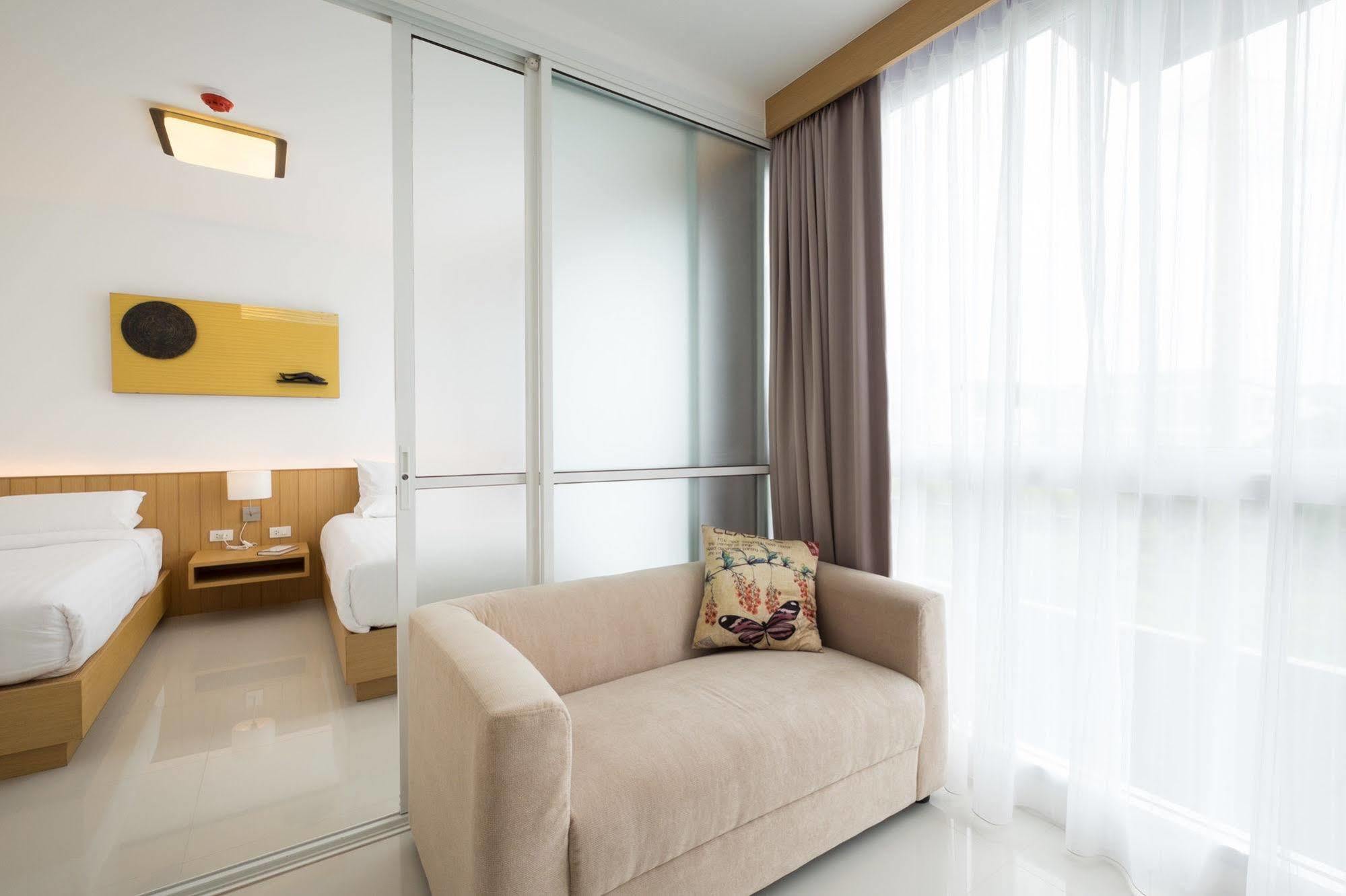 Modern Thai Suites Phuket Екстериор снимка