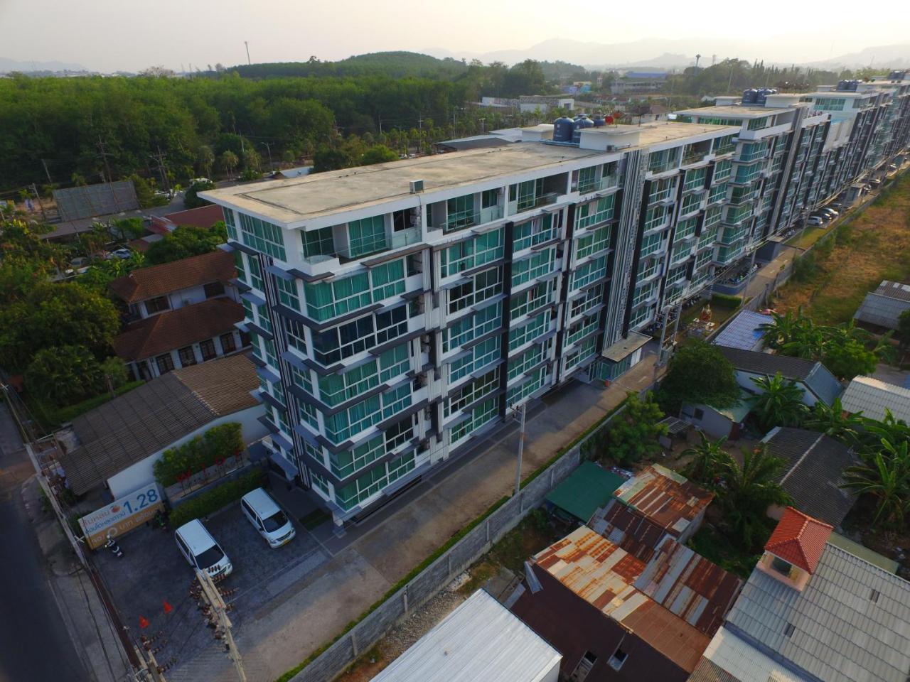 Modern Thai Suites Phuket Екстериор снимка